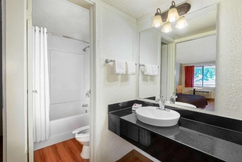 Travelodge by Wyndham Essington / Philadelphia Airport image 15