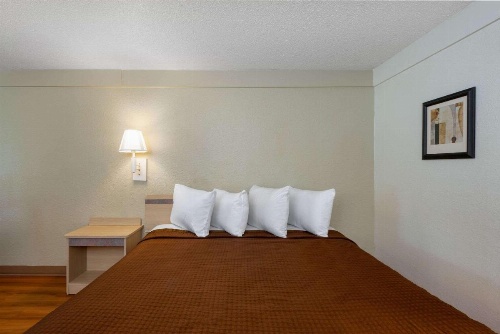 Travelodge by Wyndham Essington / Philadelphia Airport image 26