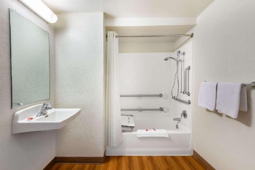 Travelodge by Wyndham Essington / Philadelphia Airport image 29